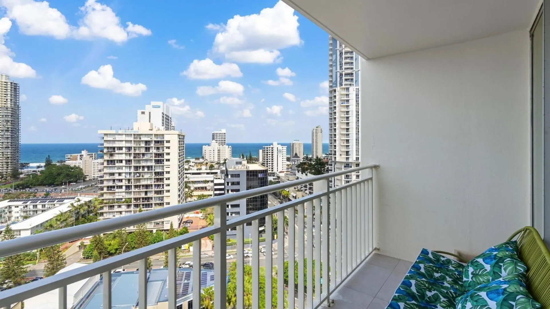 Ocean View Lux Retreat Apartment Gold Coast