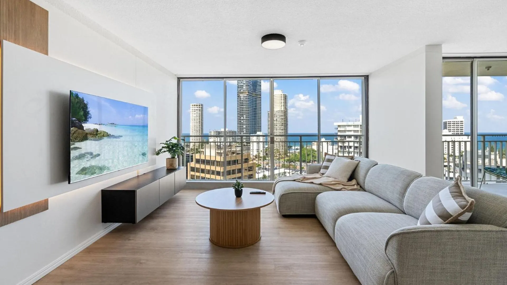 Ocean View Lux Retreat Apartment Gold Coast